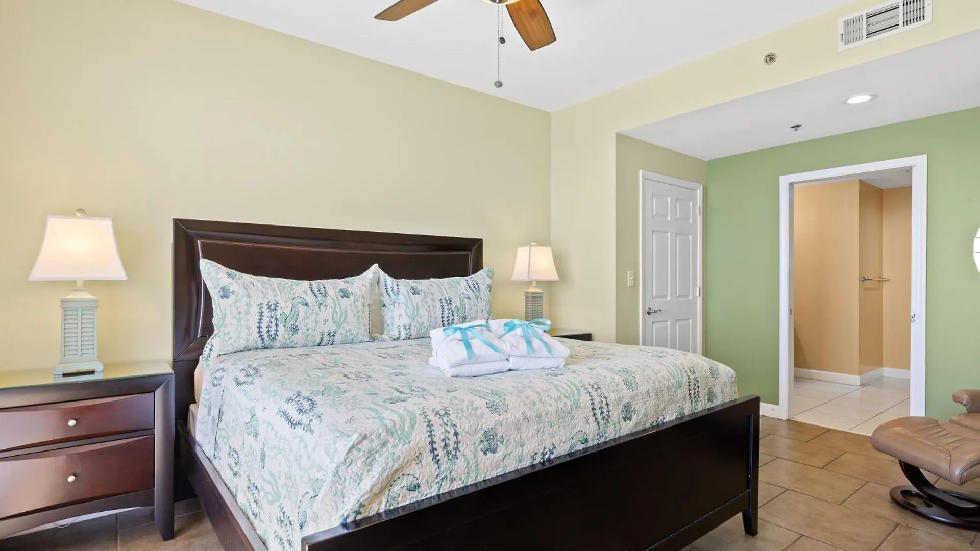 Anchor'S Way! Come Visit Our Beautiful 2 Bedroom 2Ba Oceanfront Retreat! Sleeps 6! بنما سيتي بيتش