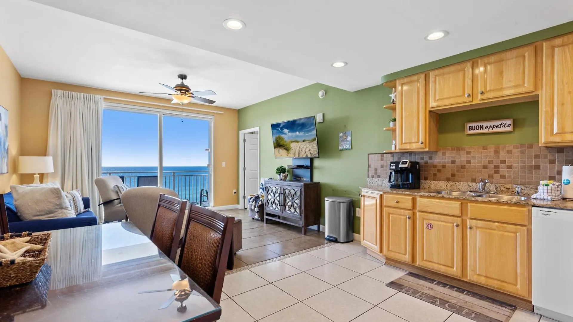 بيت للعطل Anchor'S Way! Come Visit Our Beautiful 2 Bedroom 2Ba Oceanfront Retreat! Sleeps 6! بنما سيتي بيتش